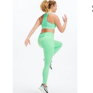 Fabletics SET: Green Sports Bra + Legging